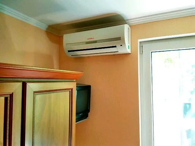 Apartment On Rulevoy Pereulok *